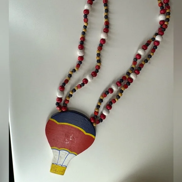 Vintage wooden beaded handmade hot air balloon necklace - Picture 5 of 8